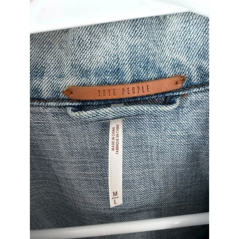 Free People Distressed Oversized Trucker Denim Jacket Medium Large - Picture 5 of 5